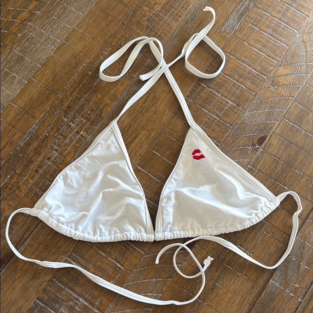 DIXXON White Bikini Top with Red Lip Detail
